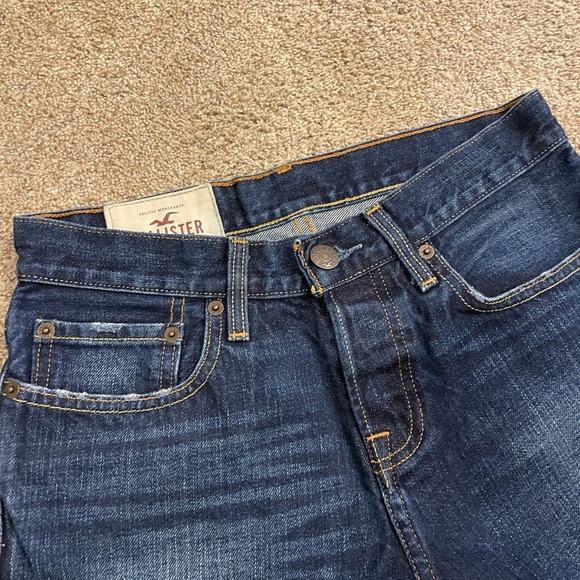 HOLLISTER - Picture 2 of 5